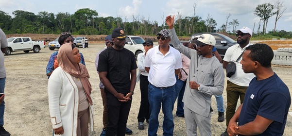 Logements sociaux au Gabon : visite stratégique des sites des 9 Provinces et d’Essassa avec AKGC et la SNI